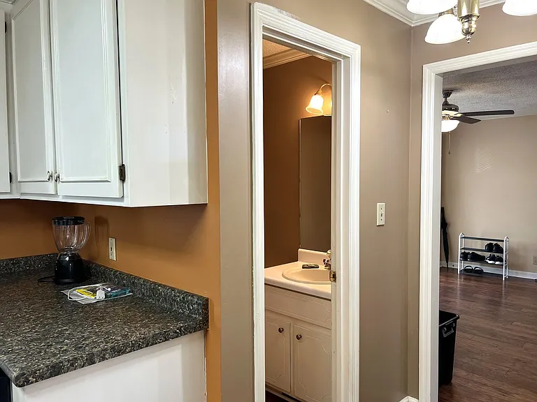 850 Parkview Ct — Photo 9