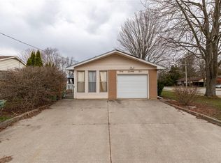 4074 Joe St, Petrolia, ON