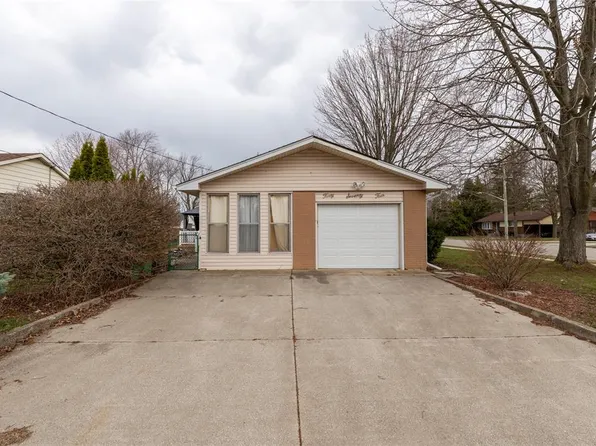 4074 Joe St, Petrolia, ON N0N 1R0