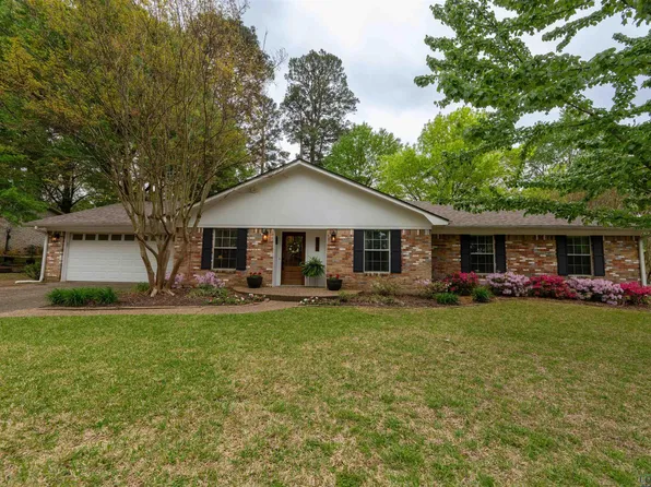 608 Berkshire Dr, Longview, TX 75605