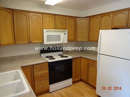 4th image of 1395 SE 65th Ave