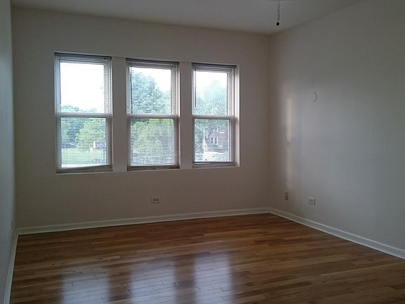3rd image of 2703 W Lawrence Ave #2
