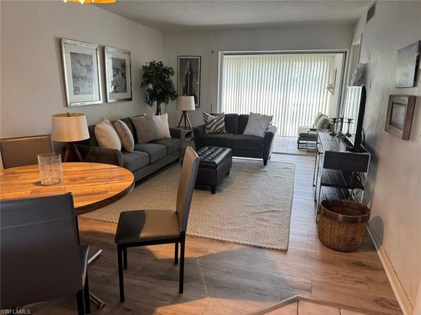 1900 Alamanda Dr APT 303