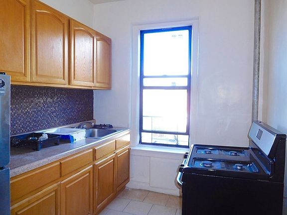 4th image of 377 Eastern Pkwy #E