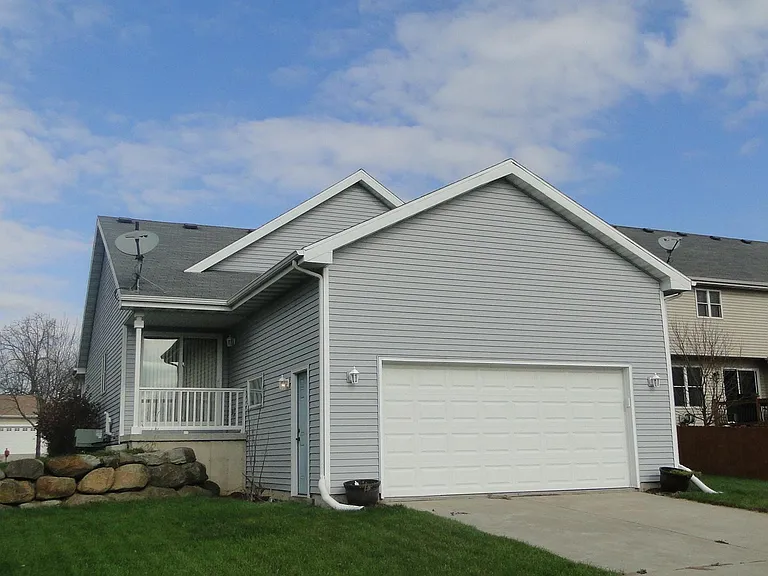 1241 Gas Light Dr — Photo 1