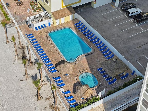 4th image of 17450 Gulf Blvd #104