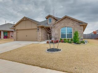 1004 Laurel Creek Dr, Yukon, OK 73099