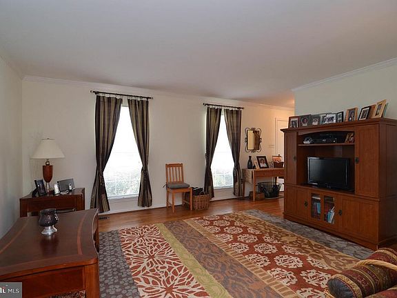 5th image of 3404 Saint Theresa Ct