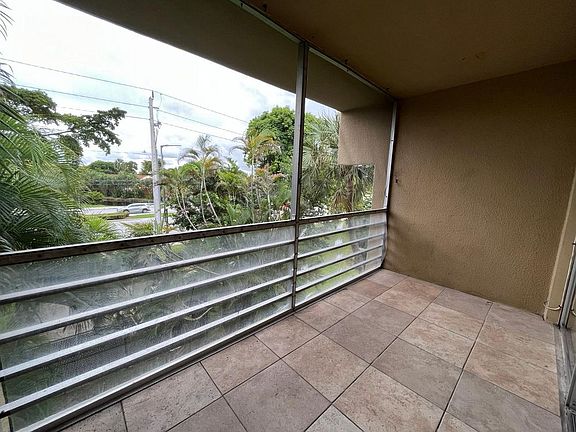 2nd image of 4205 N University Dr #305-1