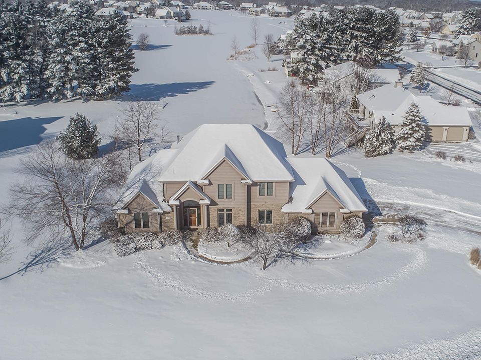 2nd image of 439 E Red Pine Cir