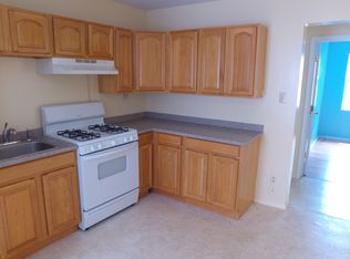 16 Maple St, New York Mills, NY 13417