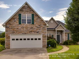 147 Farm Valley Rd, Fletcher, NC 28732