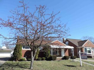 21813 Woodbridge St, Saint Clair Shores, MI 48080