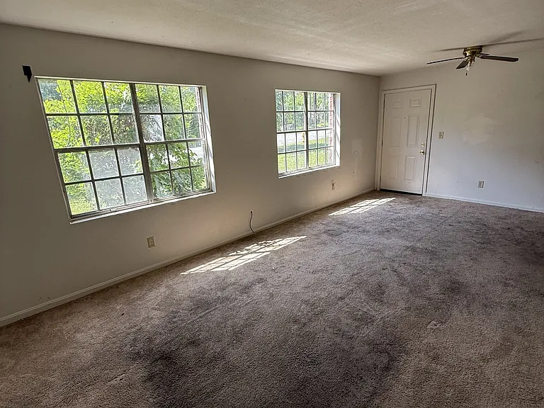 2220 Ticknor Dr — Photo 22