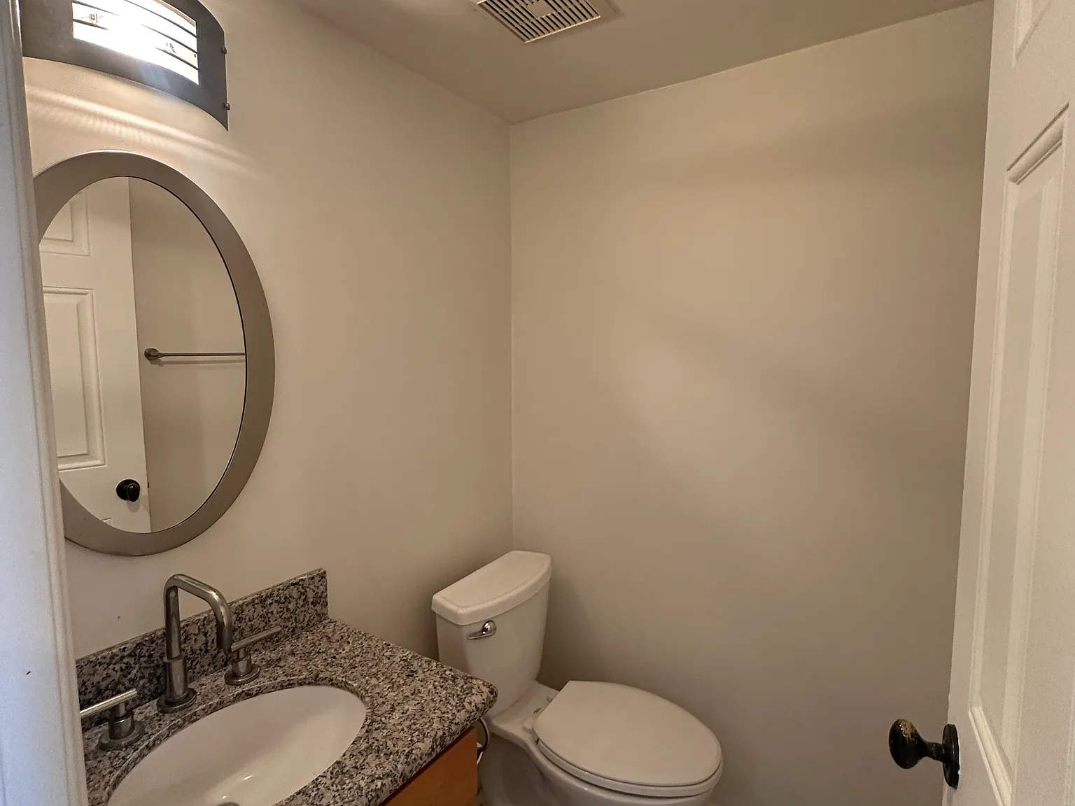3 bed, 2.5 bath, 1240 sqft, $2,990 — Photo 2