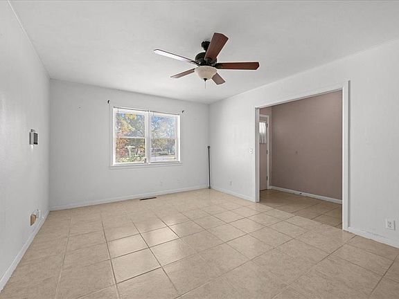 5th image of 501 SE Avenue J