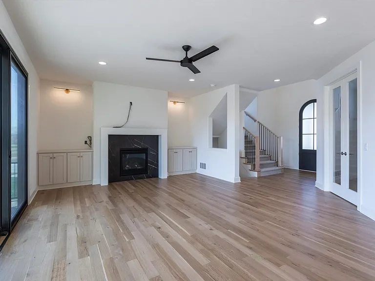 21911 Parkview Dr — Photo 12