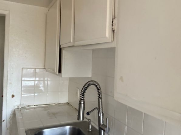 9047 Langdon Ave UNIT 10