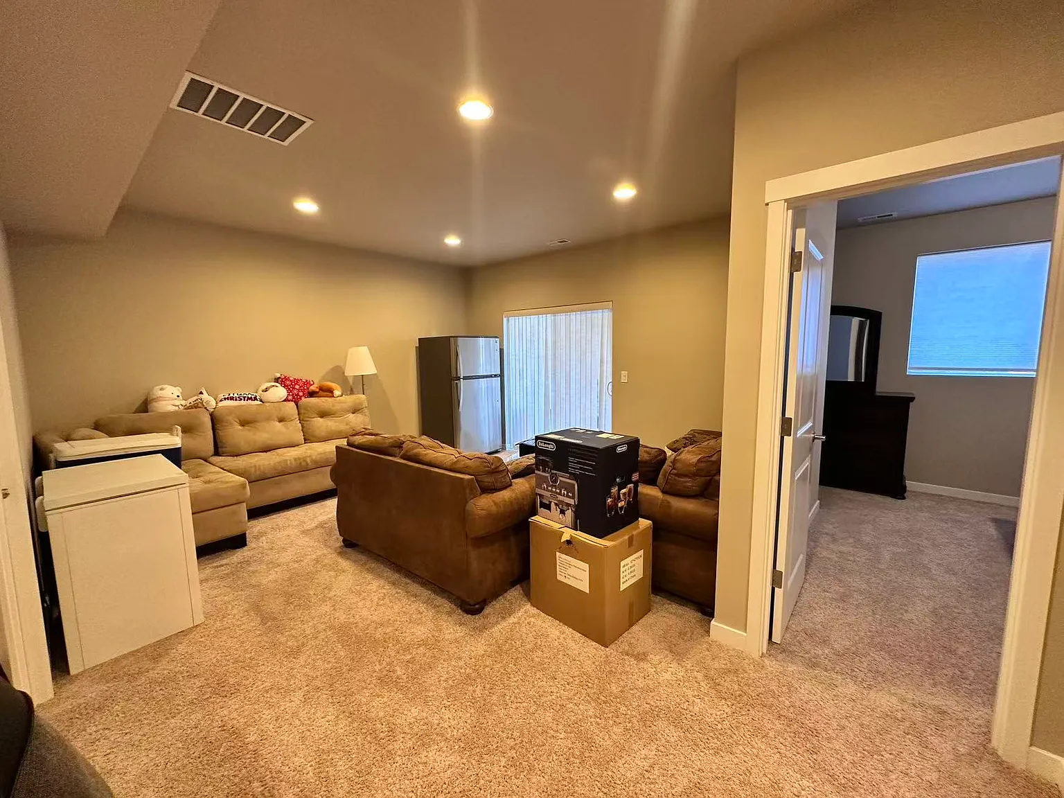 5 bed, 3121 sqft, $1,500 — Photo 3