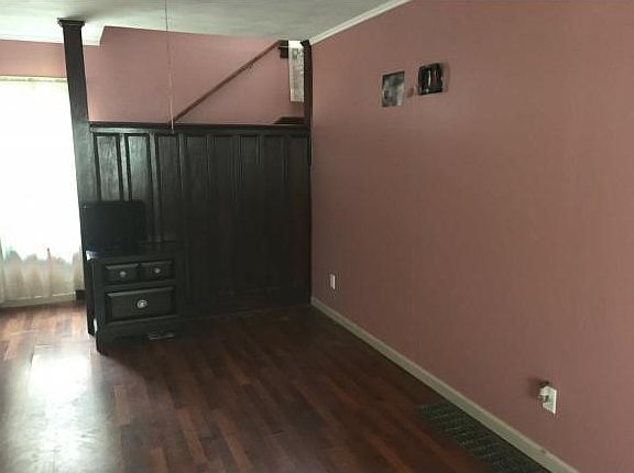 4th image of 35 Evelyn St