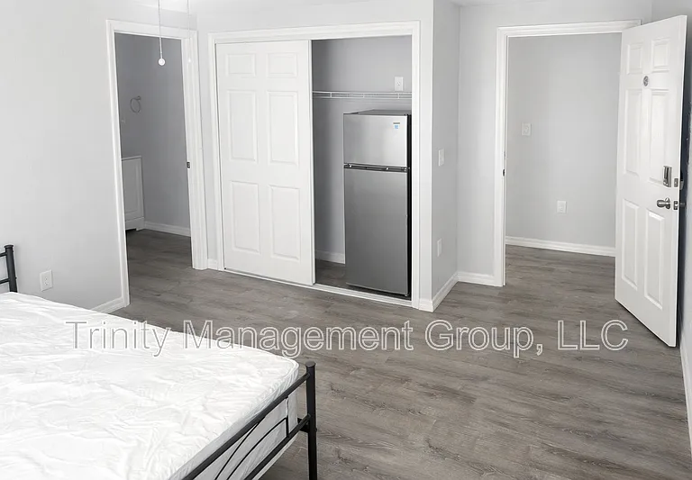 1509 Winding Way E #3 — Photo 8