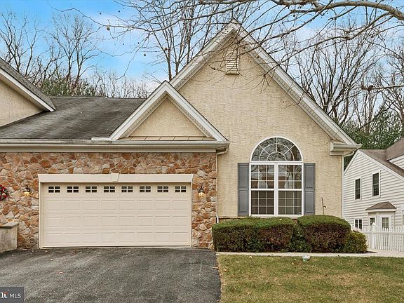 2nd image of 550 Hodgson Cir