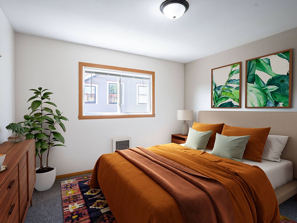 Fargo, ND L&R Apartments | 21B | Bedroom