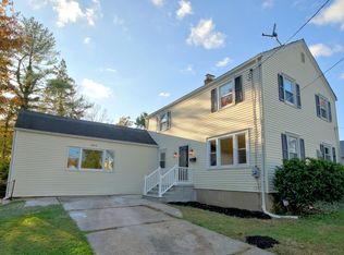 536 Cleardale Ave, Ewing, NJ 08618