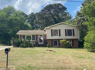 5221 Cooper Rd, Fayetteville, NC 28311