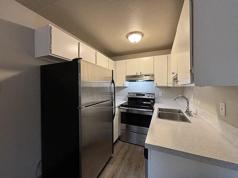 Bridgeporter Apartments — Photo 21