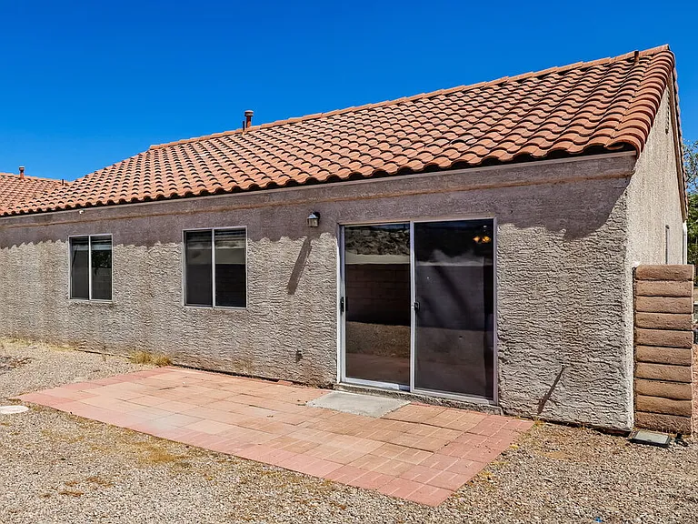681 Indian Row Ct — Photo 16
