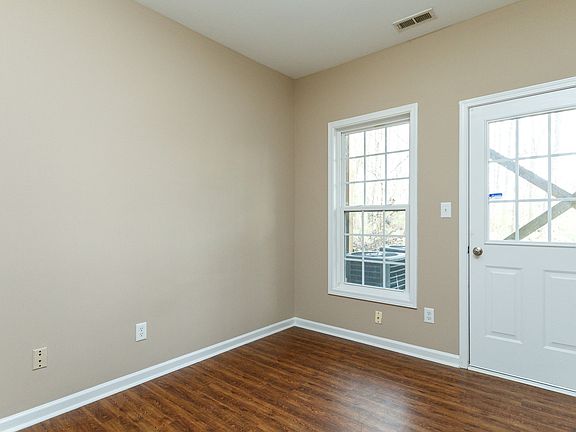 4th image of 650 Ganyard Farm Way Unit 25