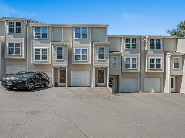 25 Deerwood Lane #8, Waterbury, CT 06704