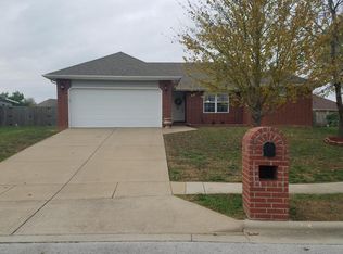 621 Bailey St, Nixa, MO 65714