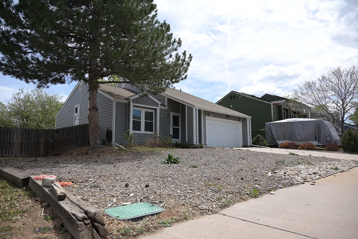 Building Photo - 11946 W Bowles Cir