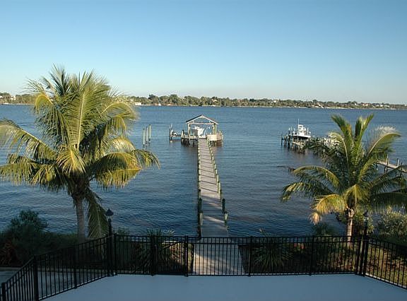 Dock