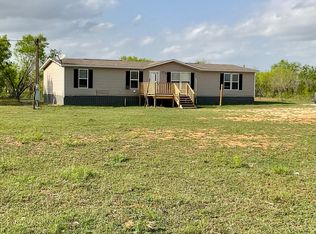 1387 County Road 329, Floresville, TX 78114