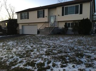 31 Dorothy Rd, Parsippany, NJ 07054