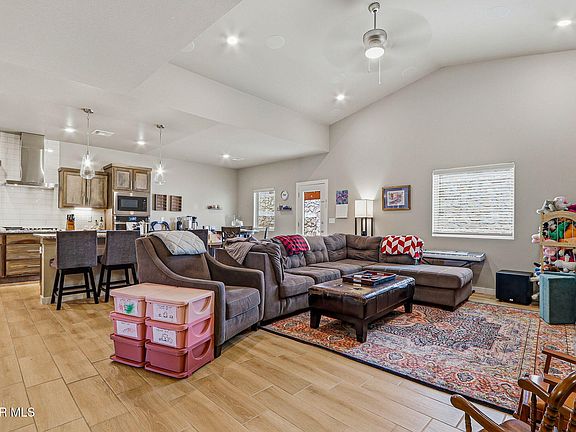 5th image of 7412 Scarlet Oak Pl