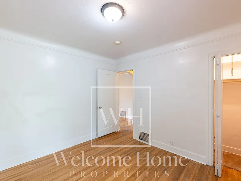 334 E Chestnut St — Photo 19