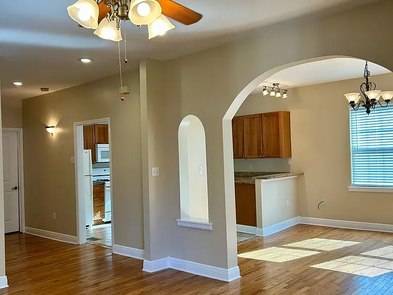 5619 Vicksburg St — Photo 2