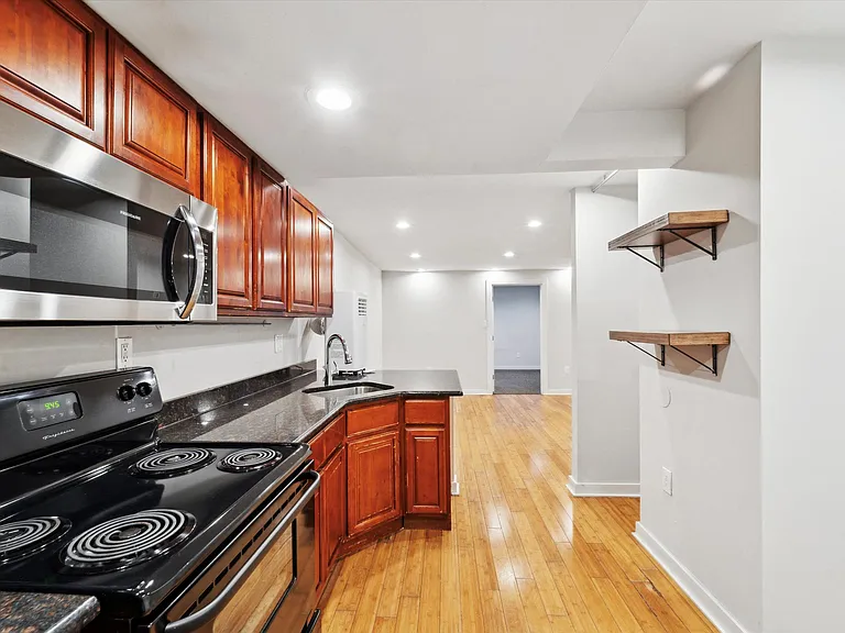 359 Lyceum Ave — Photo 4