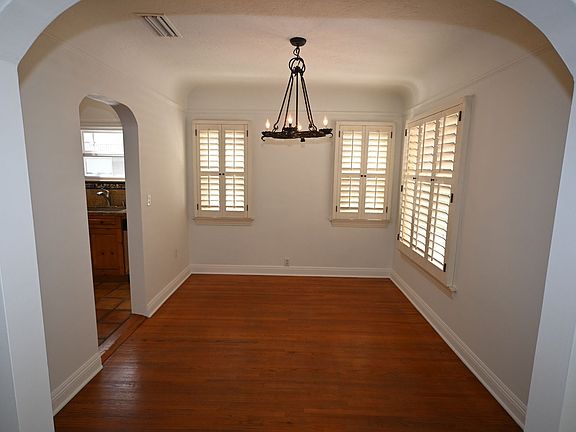 4th image of 162 Glendora Ave