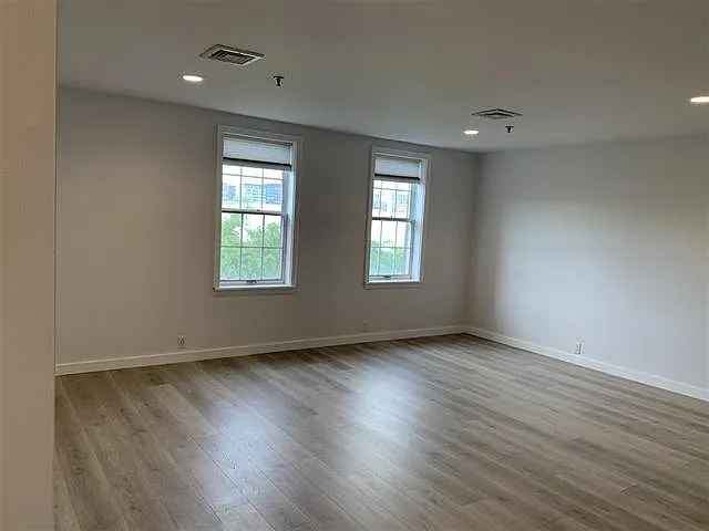 1024 Clinton St #404 — Photo 10