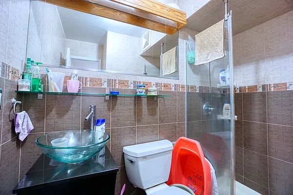 Sold by Momentum Real Estate LLC | media 7