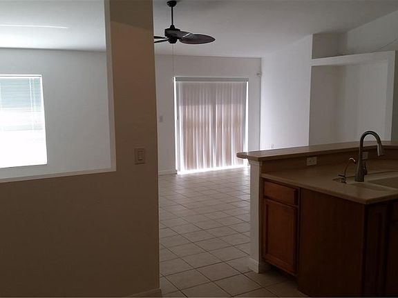 5th image of 1014 NW 31st Pl