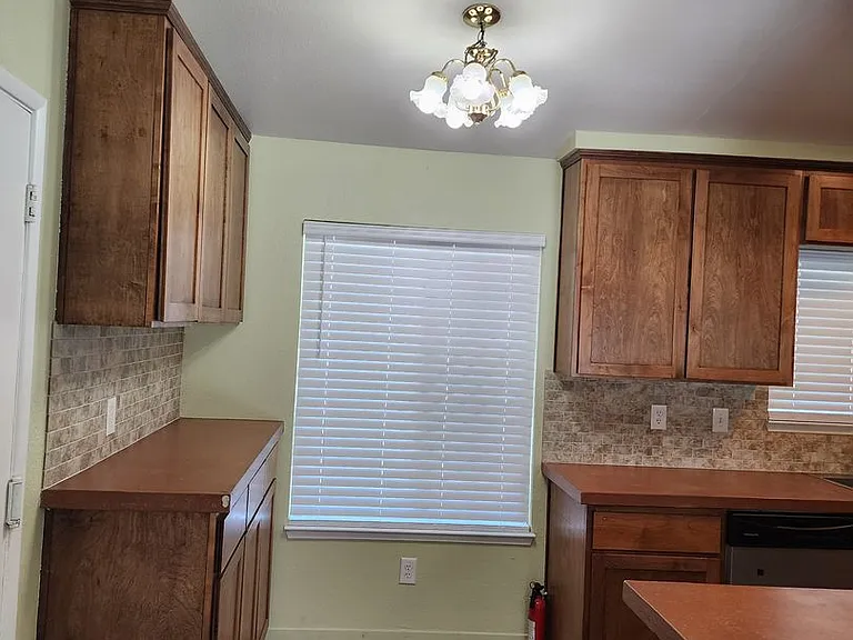 1712 Applegate Dr — Photo 9