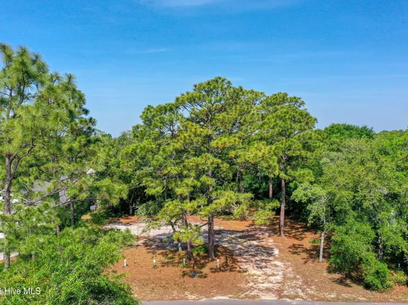 119 NE 17th Street, Oak Island, NC 28465