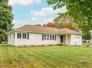 206 Laverne Dr, Rochester, NY 14616