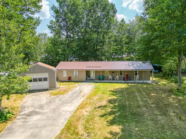 25 Pine Street, Newport, ME 04953